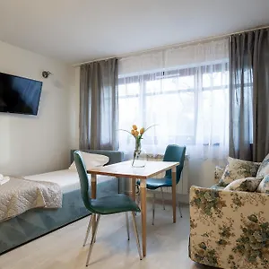 Roomsy Apartment
